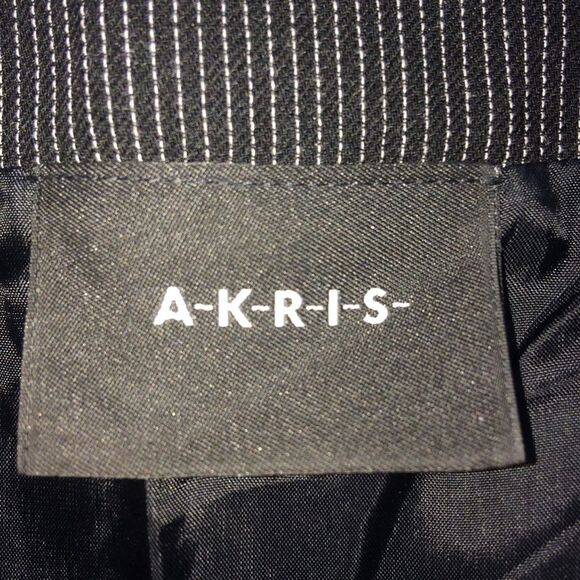 Akris Pinestriped Knee Length Pencil Skirt with Solid Black Side Panels - Picture 9 of 11